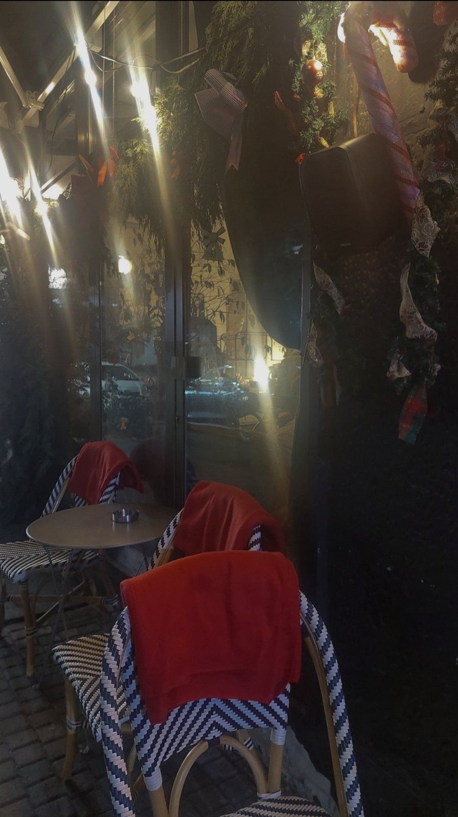 Caffe Paname, table, chairs