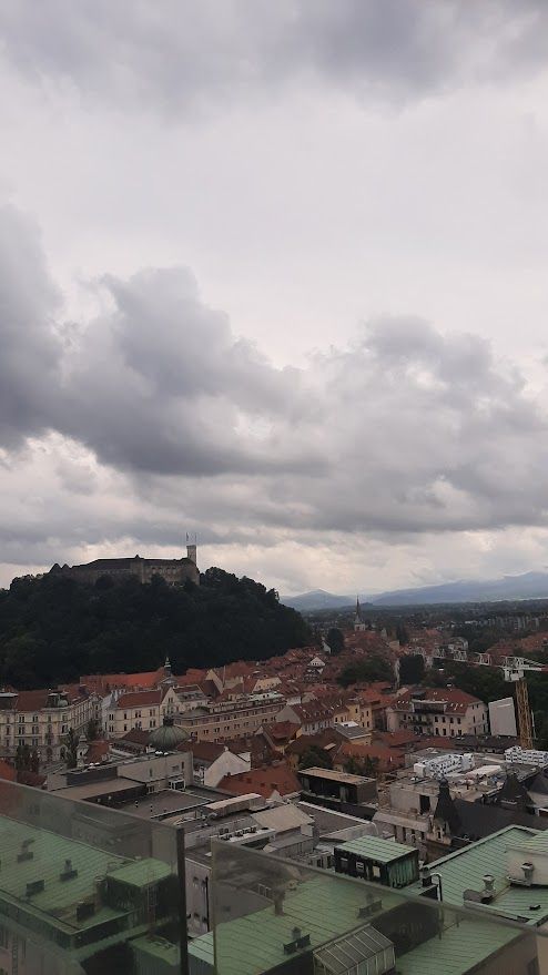 Neboticnik skyscraper