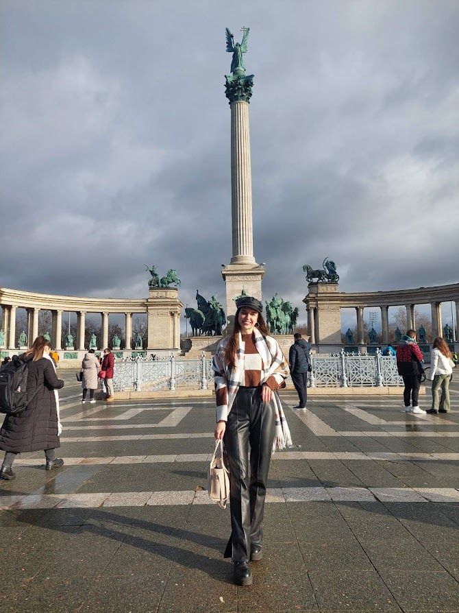 Evgenija Jovanova, Heroes' square, Budapest