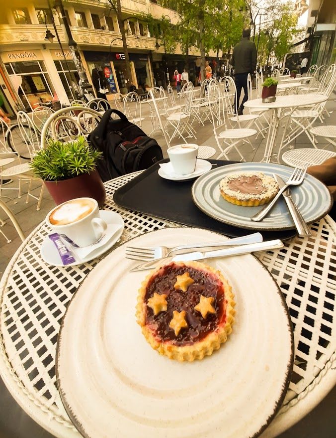 Breadway, Skopje, Coffee and Brunch, cupcake